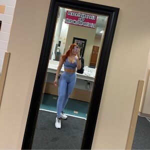 Alo yoga set - lilac blue